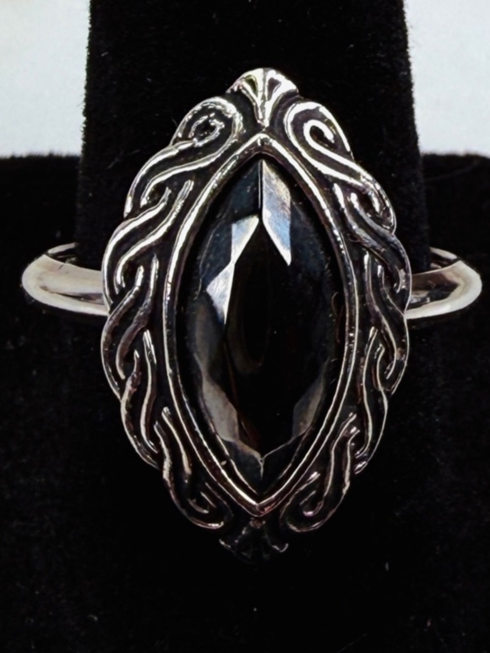 Vintage Avon Silvertone Black Marquise Accent Filigree Ring size 7 1/2